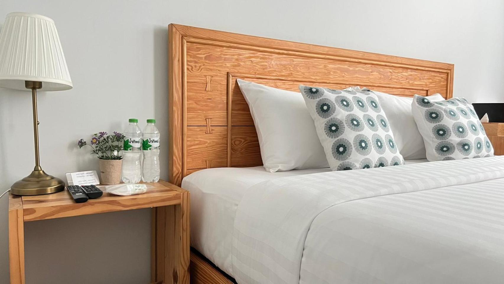 Latima Boutique Hostel Канчанабури Екстериор снимка