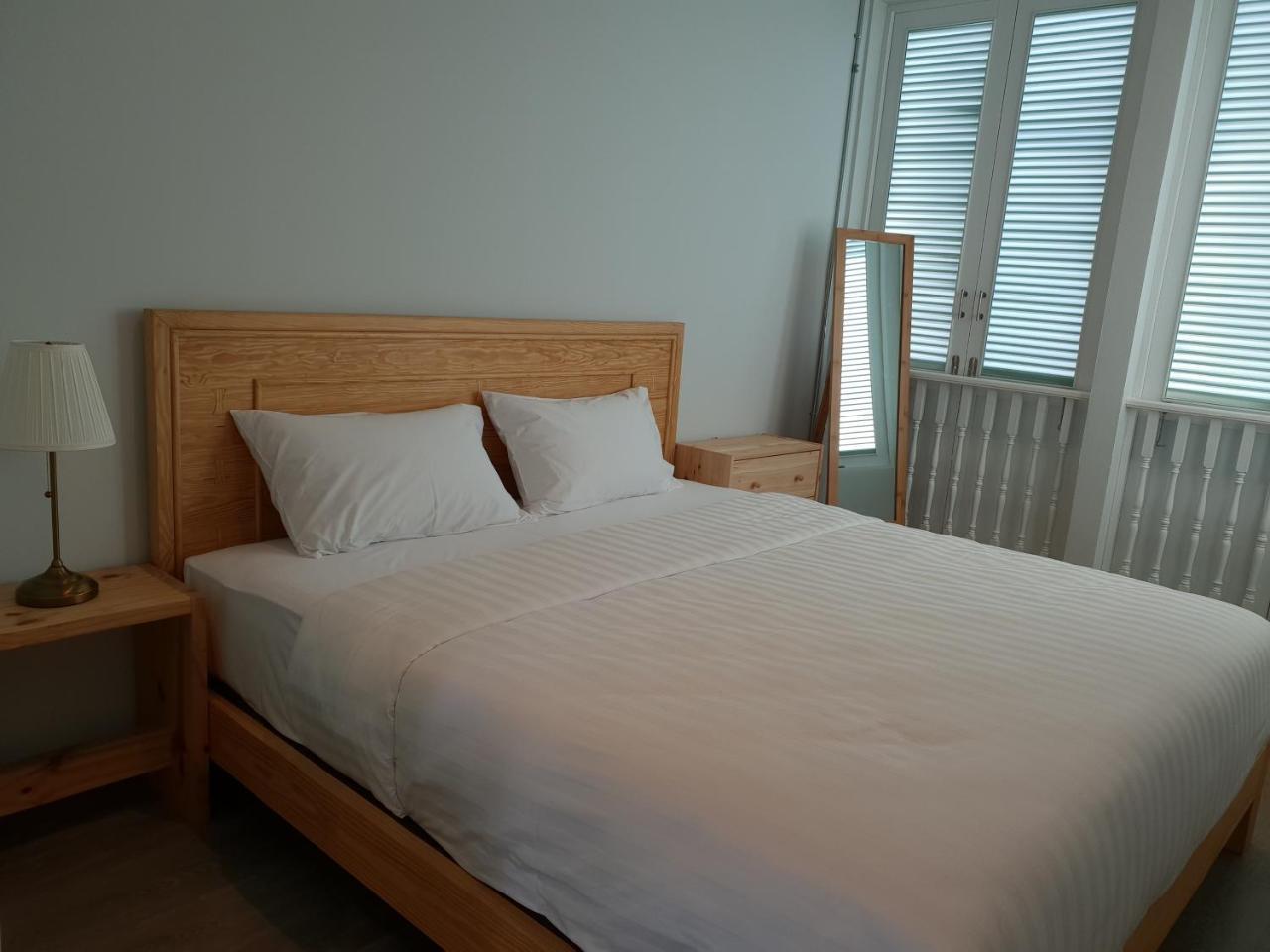 Latima Boutique Hostel Канчанабури Екстериор снимка