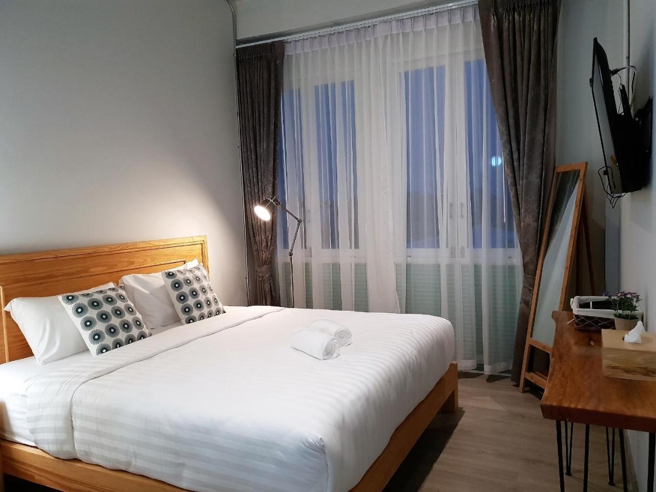 Latima Boutique Hostel Канчанабури Екстериор снимка