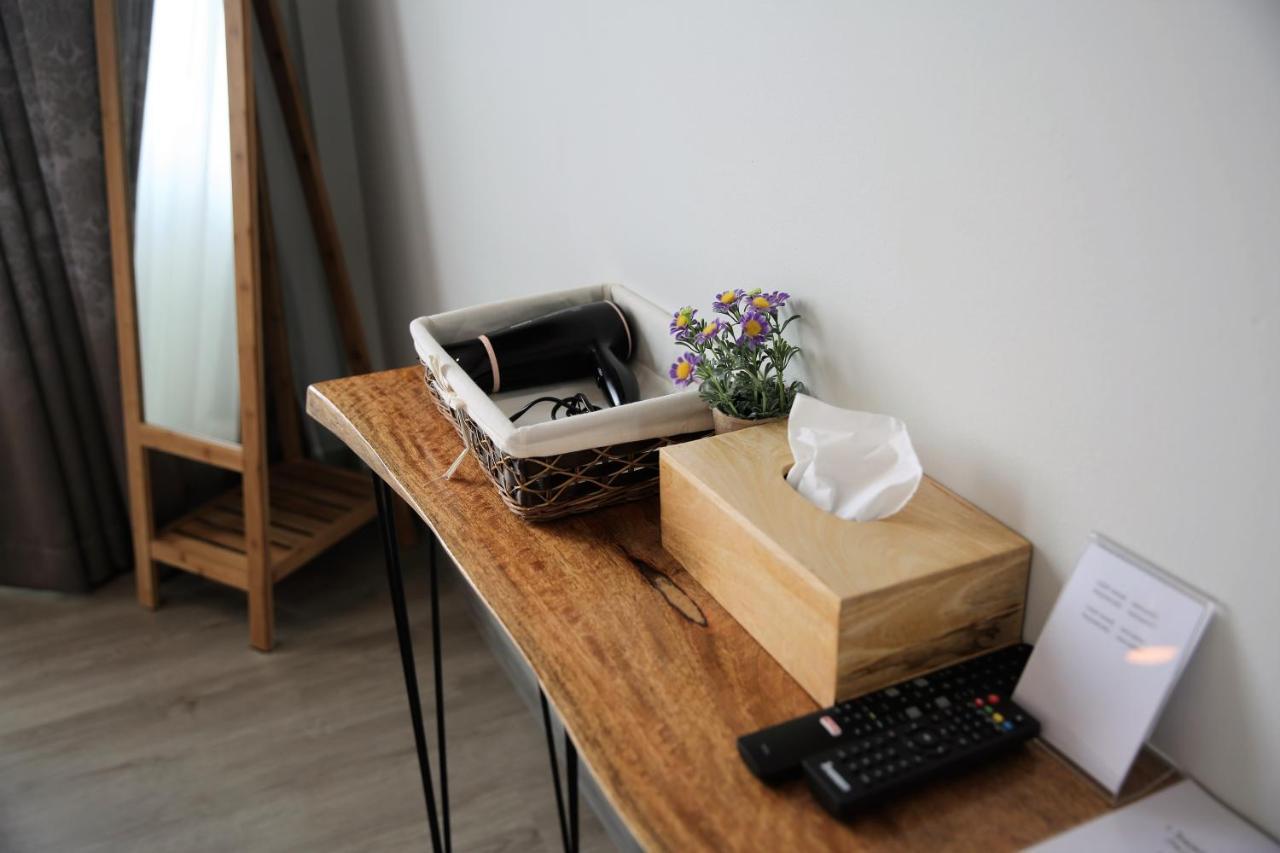 Latima Boutique Hostel Канчанабури Екстериор снимка